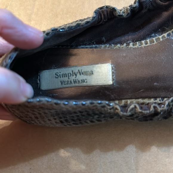 Simply, Vera Wang ballet flats - Picture 2 of 4